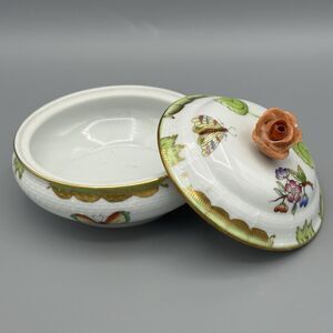 Vtg Herend Queen Victoria Porcelain Rd Box & Lid Trinket Dish with Rose Finial